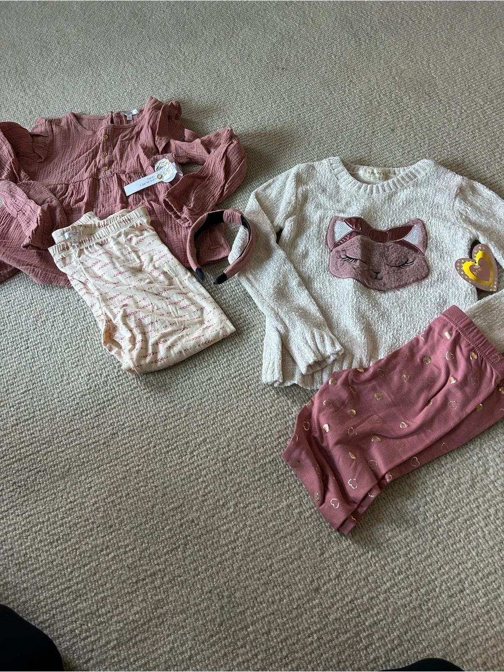 Girls' Cozy Cat Pajama Set in Dusty Rose and Cream size 7/8 New